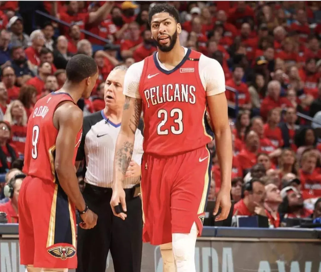 在探讨梅洛 在探讨梅洛