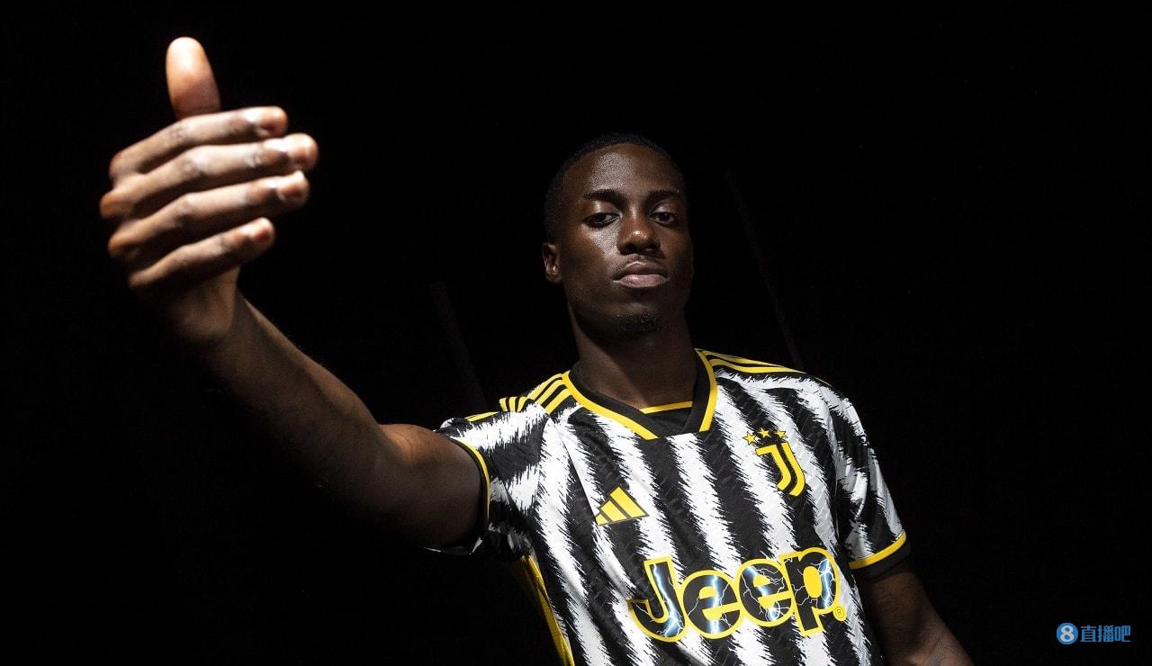 领先2杆是 领先2杆是