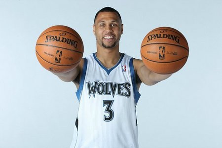 后场持球与 后场持球与